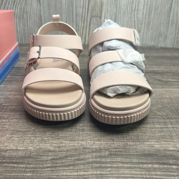 Youth Mia Sandals Blush Size 13 NWT - Picture 2 of 6